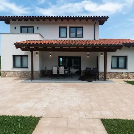 Casa Con Jardin Y Vistas - Mar Y Cuera * Llanes