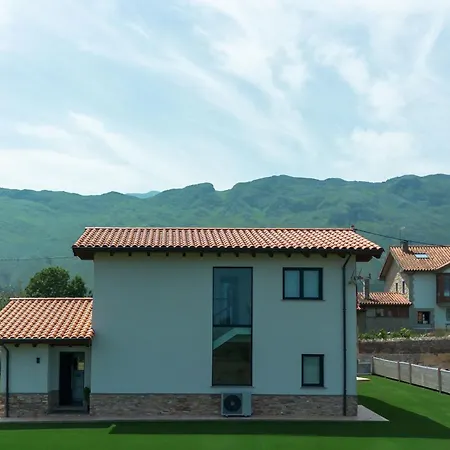 Villa Casa Con Jardin Y Vistas - Mar Y Cuera *