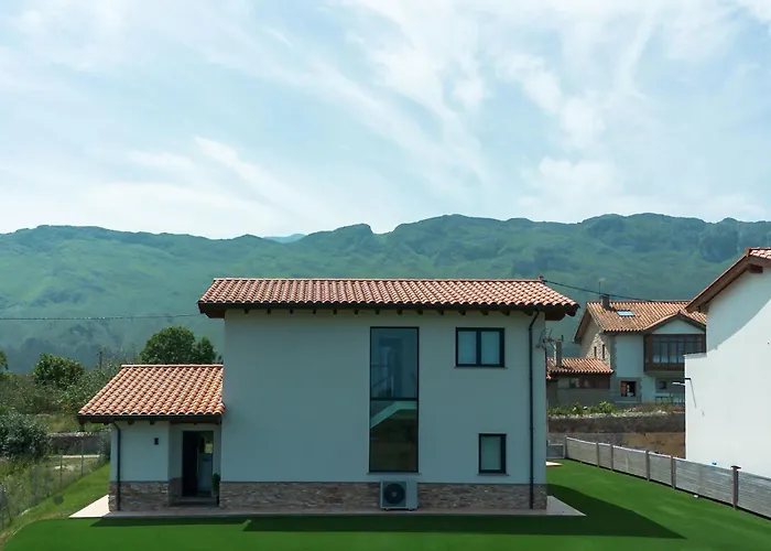 Villa Casa Con Jardin Y Vistas - Mar Y Cuera *