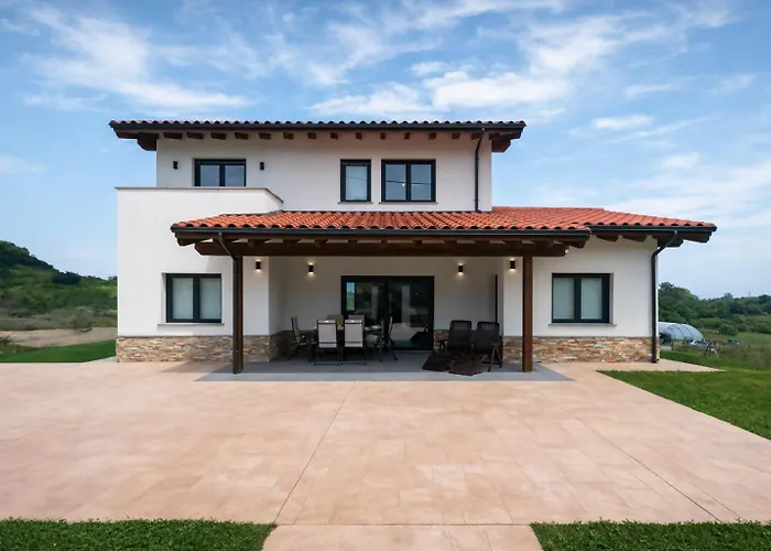 Mar Y Cuera - Entre Mar Y Montaña En Villa